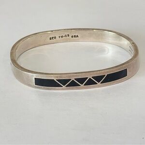 Vintage Southwest Sterling Silver Hinged Bracelet TN-22 ONA 925 Onyx Inlay